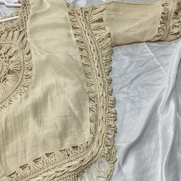 NWT Rebellion large Cream Crochet Blouse - Picture 10 of 11